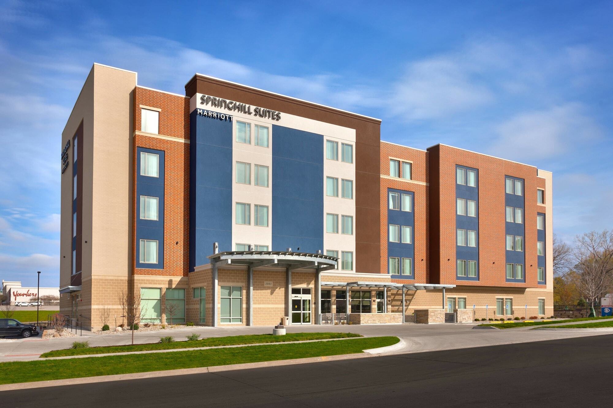 Springhill Suites By Marriott Coralville Exterior photo